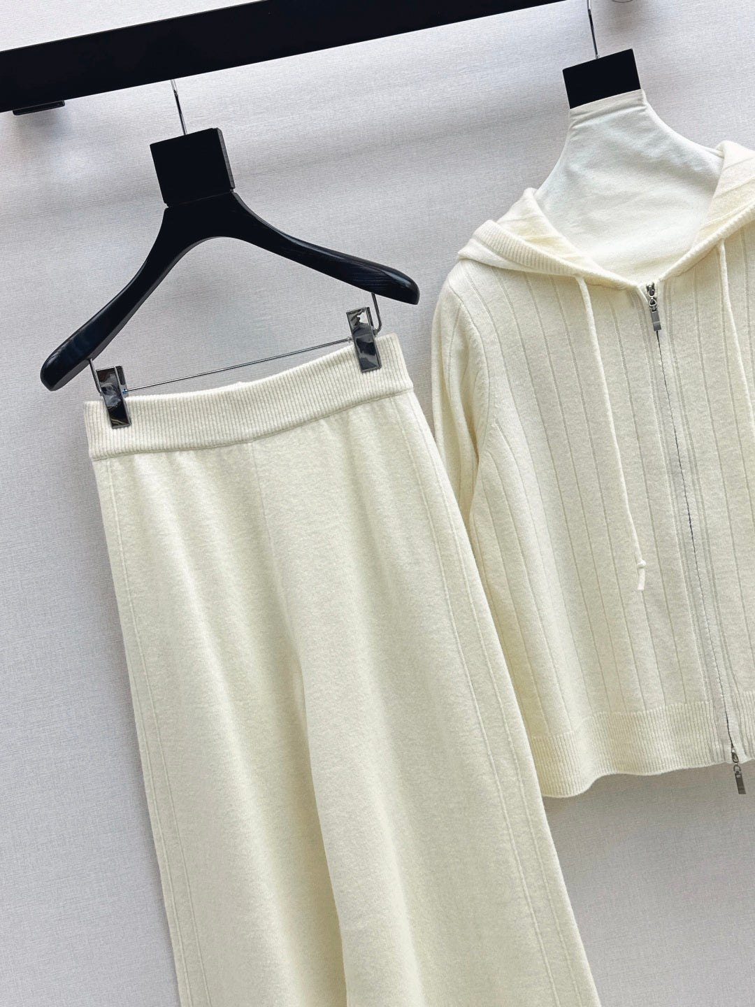 Loro 25fw knit cardigan pants set