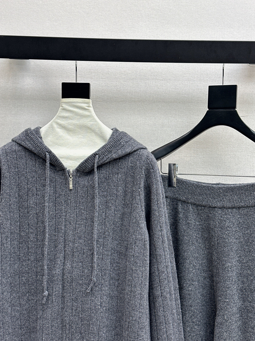 Loro 25fw knit cardigan pants set