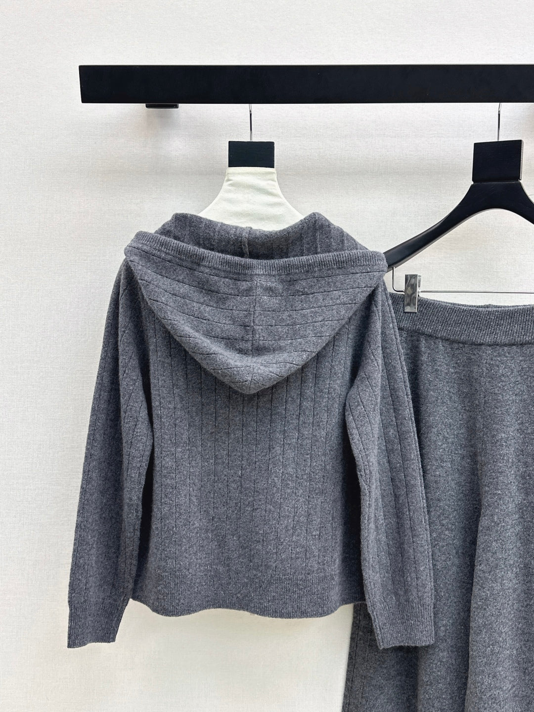 Loro 25fw knit cardigan pants set