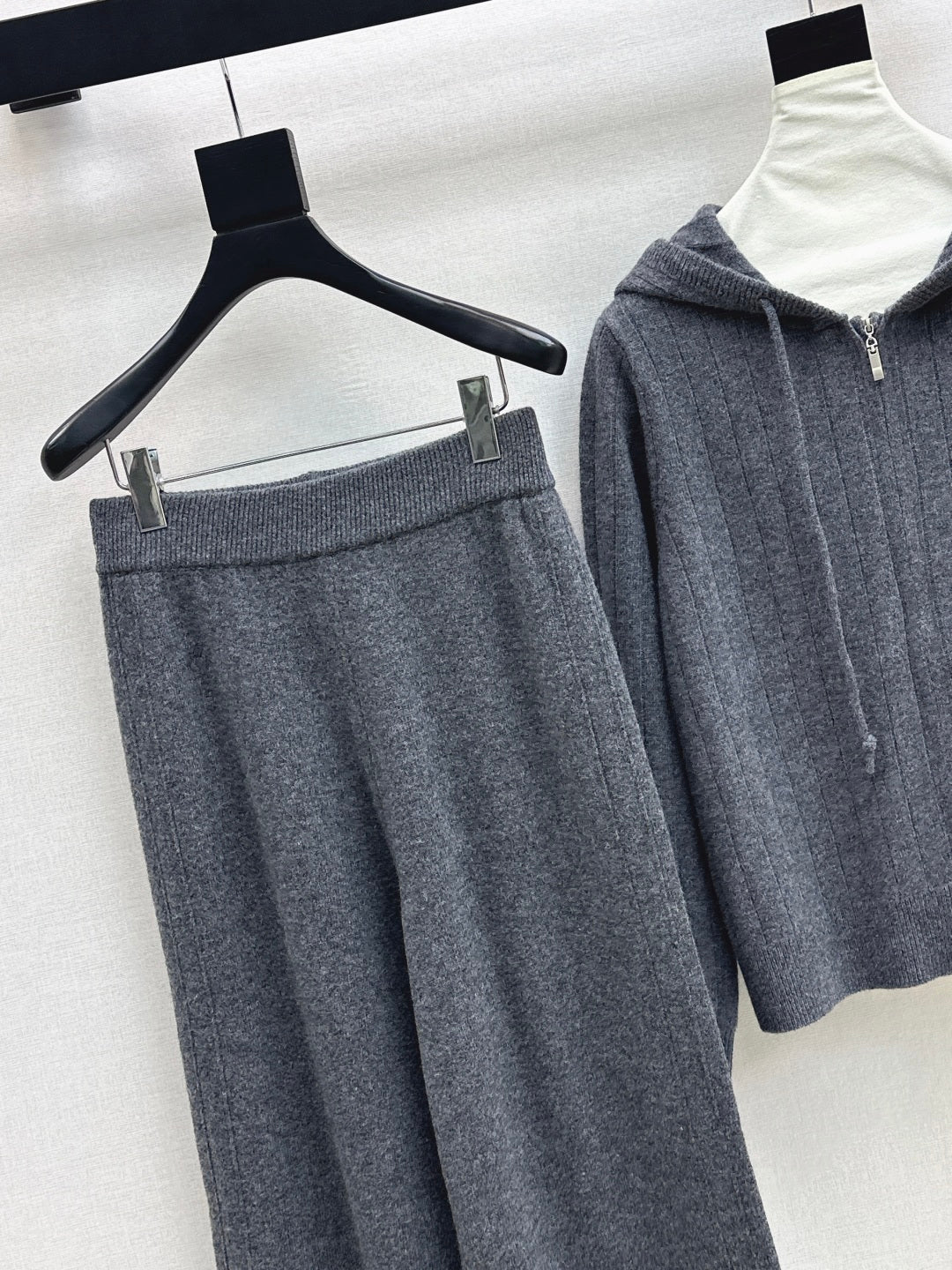 Loro 25fw knit cardigan pants set