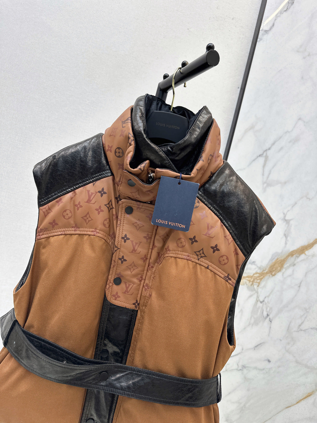 Loui 25fw sheepskin down vest