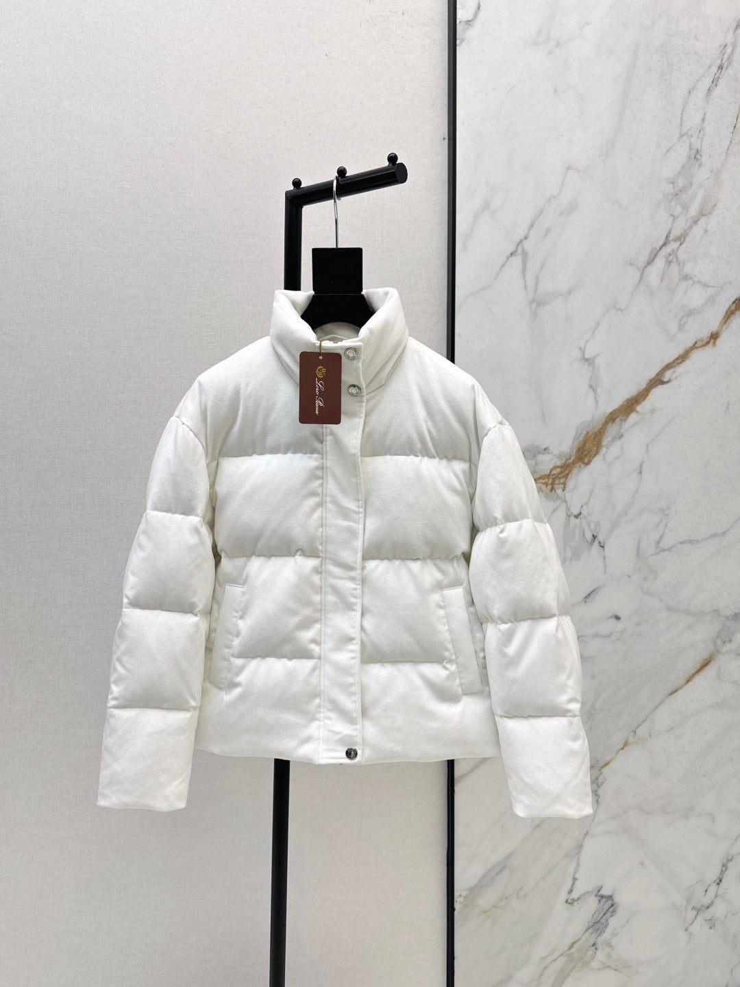 Loro 25fw down jacket