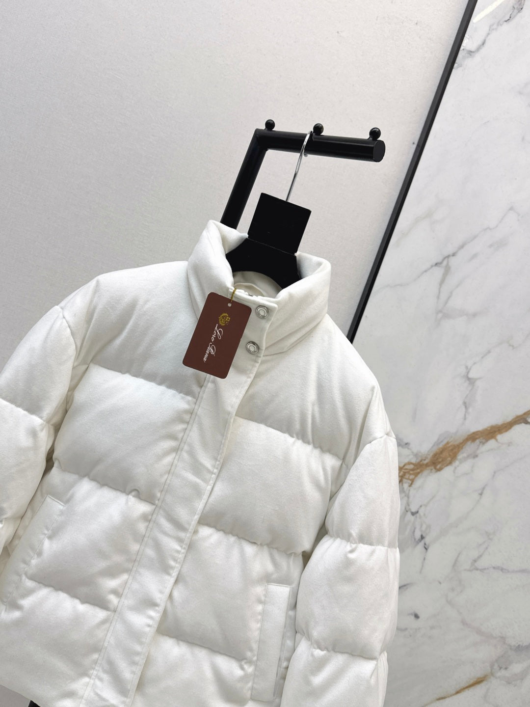Loro 25fw down jacket