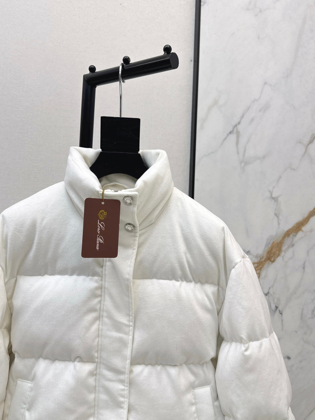 Loro 25fw down jacket