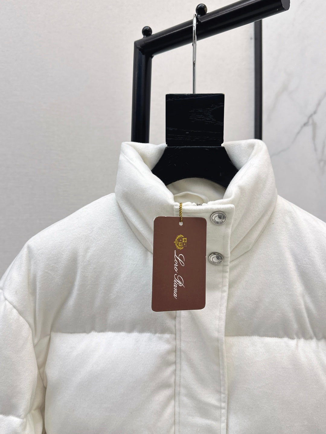 Loro 25fw down jacket