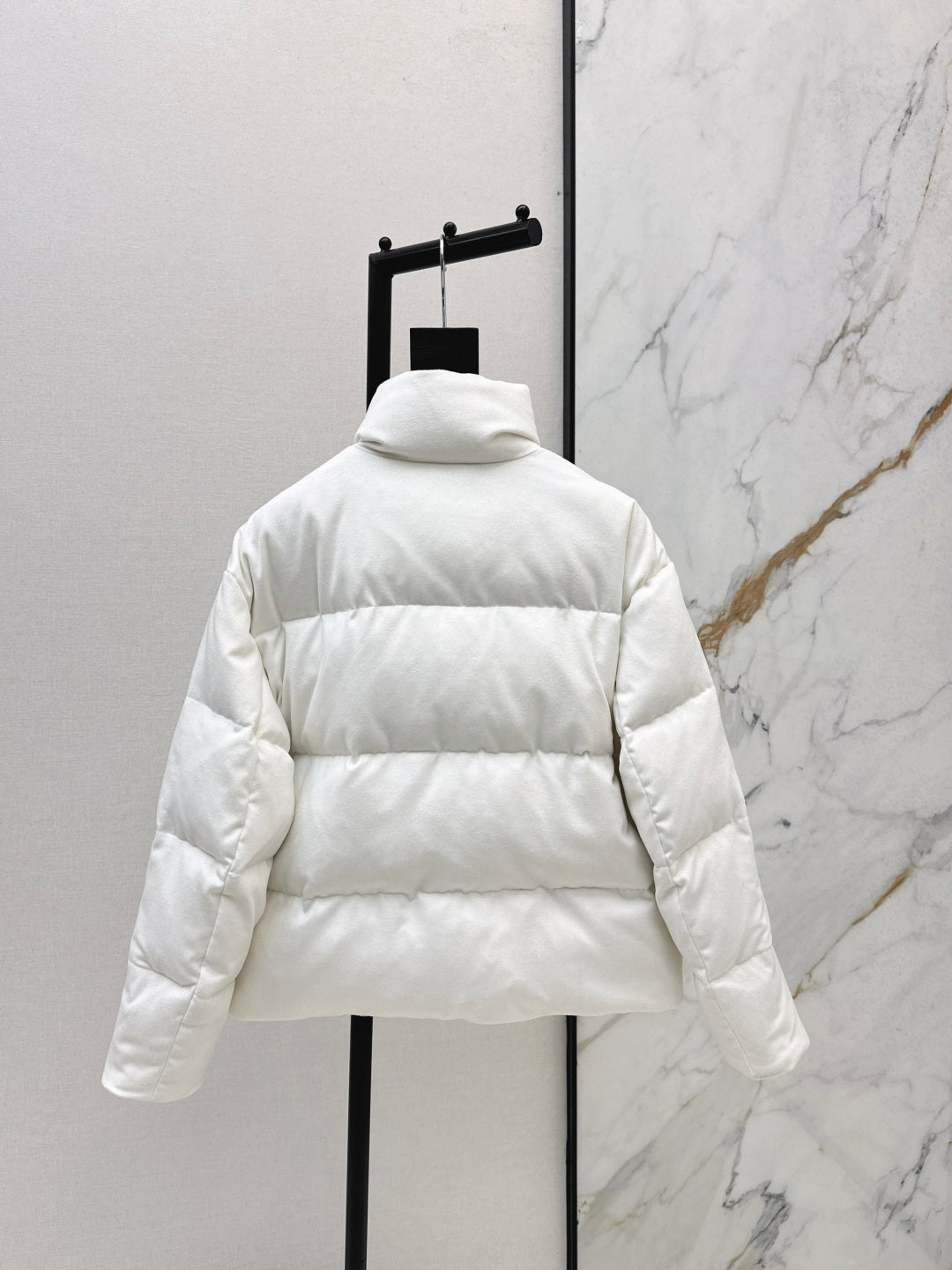 Loro 25fw down jacket
