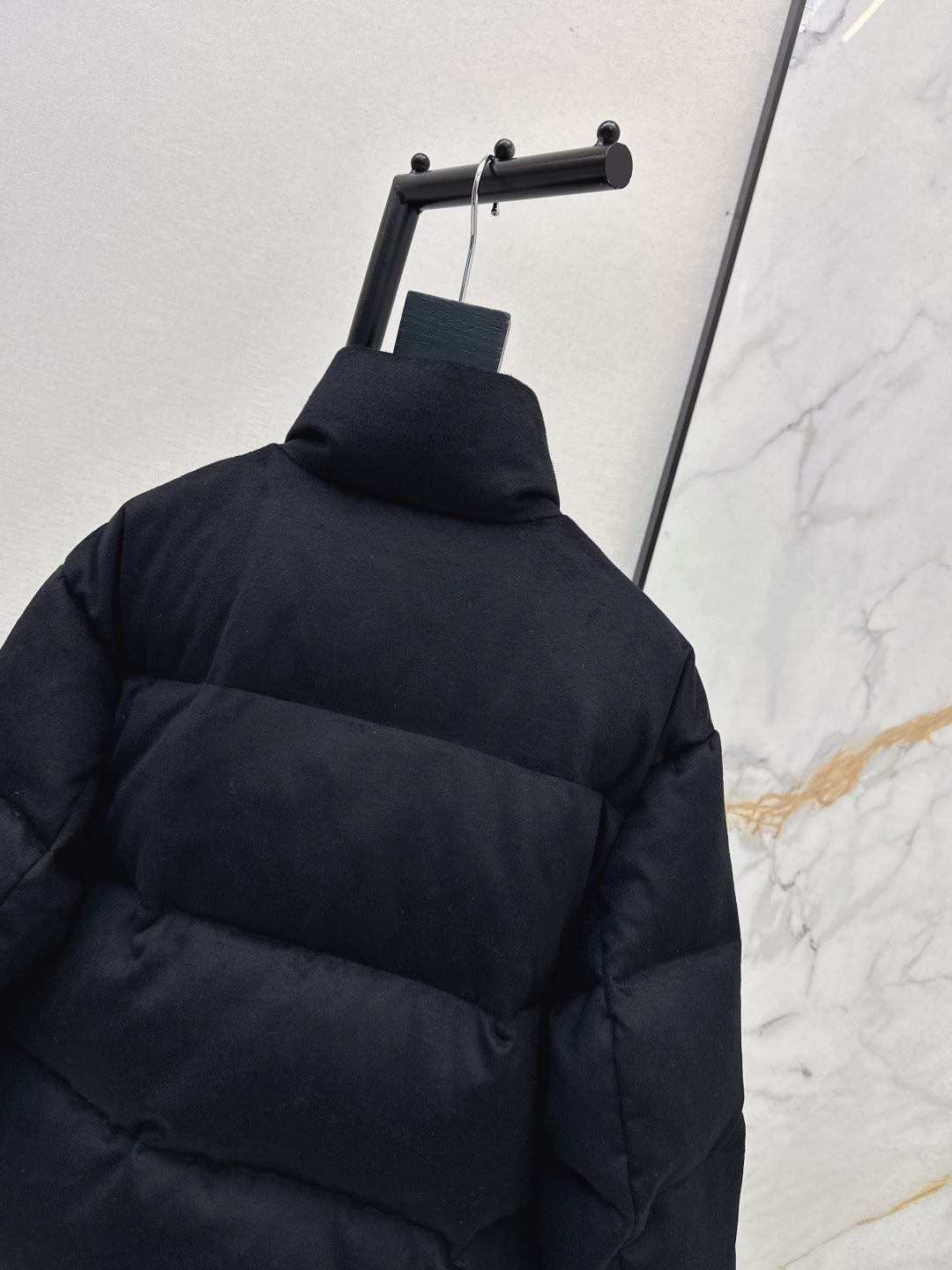 Loro 25fw down jacket