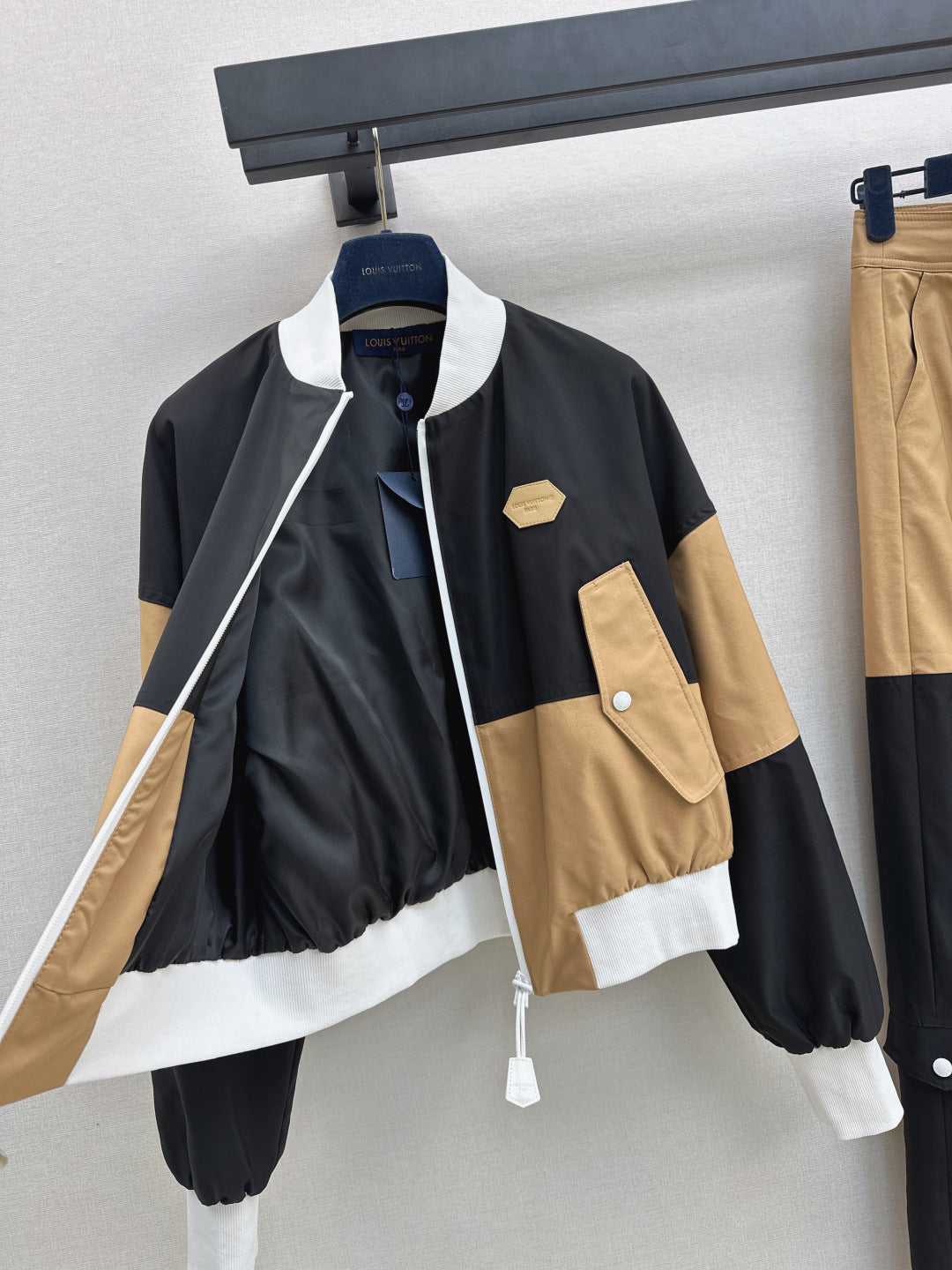 Loui 25fw jacket