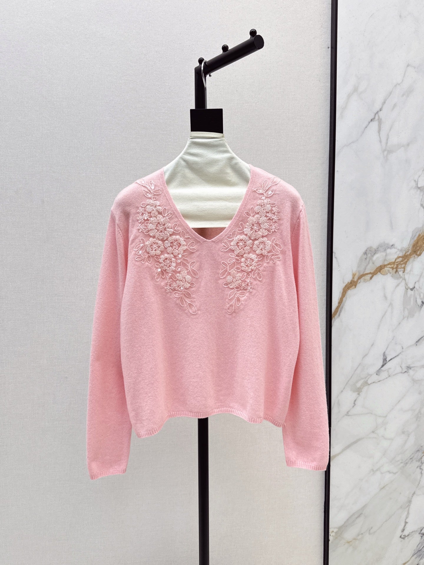ES 25fw beading sweater