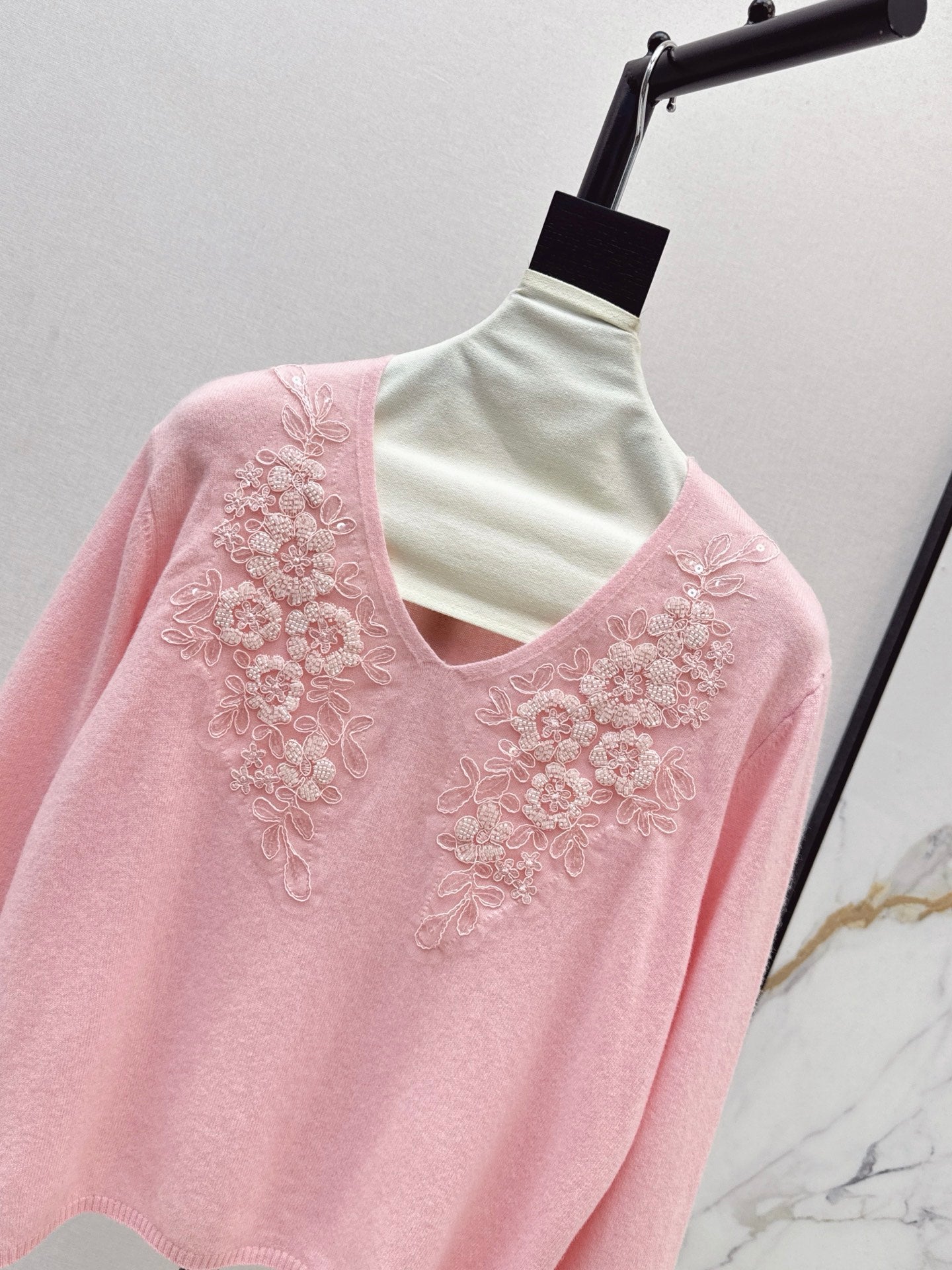 ES 25fw beading sweater
