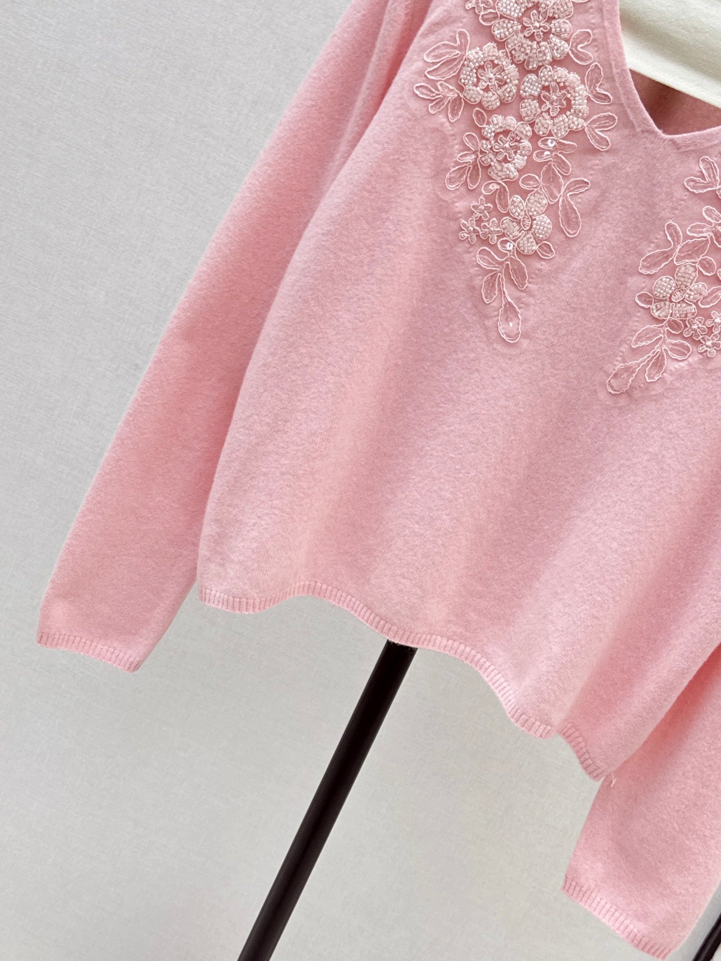 ES 25fw beading sweater