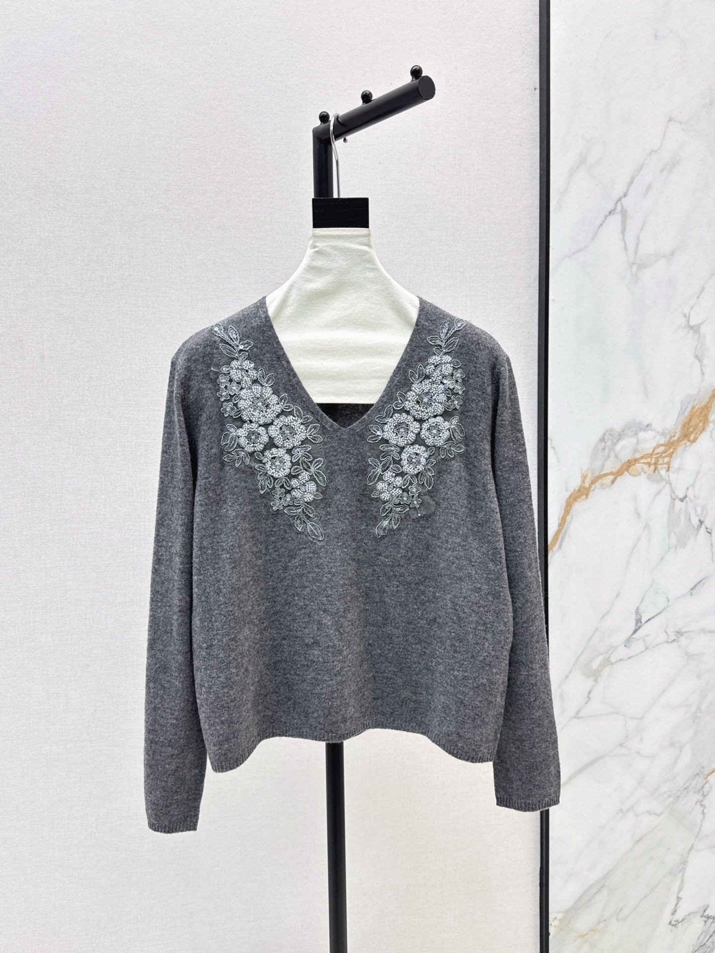 ES 25fw beading sweater