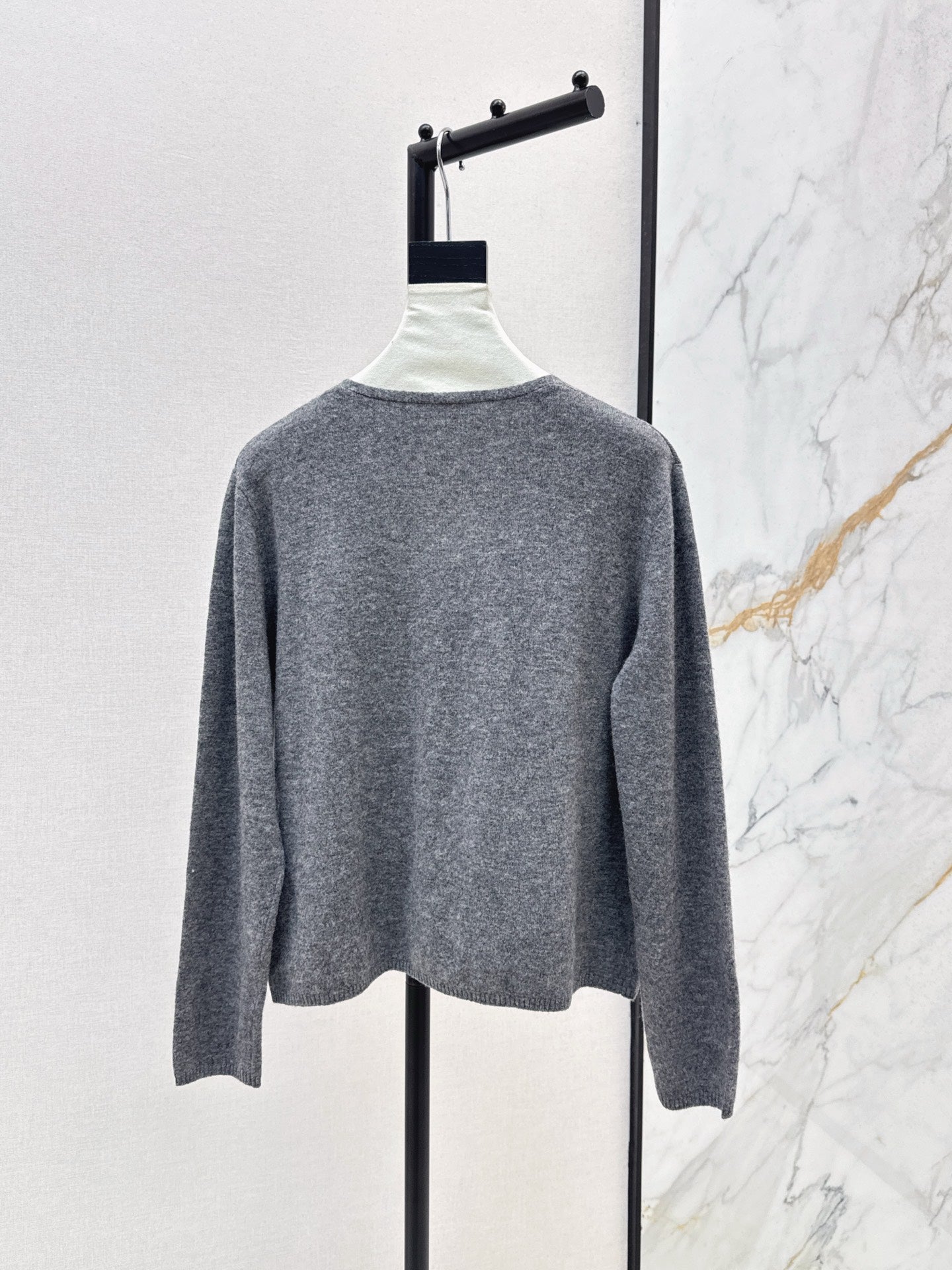 ES 25fw beading sweater