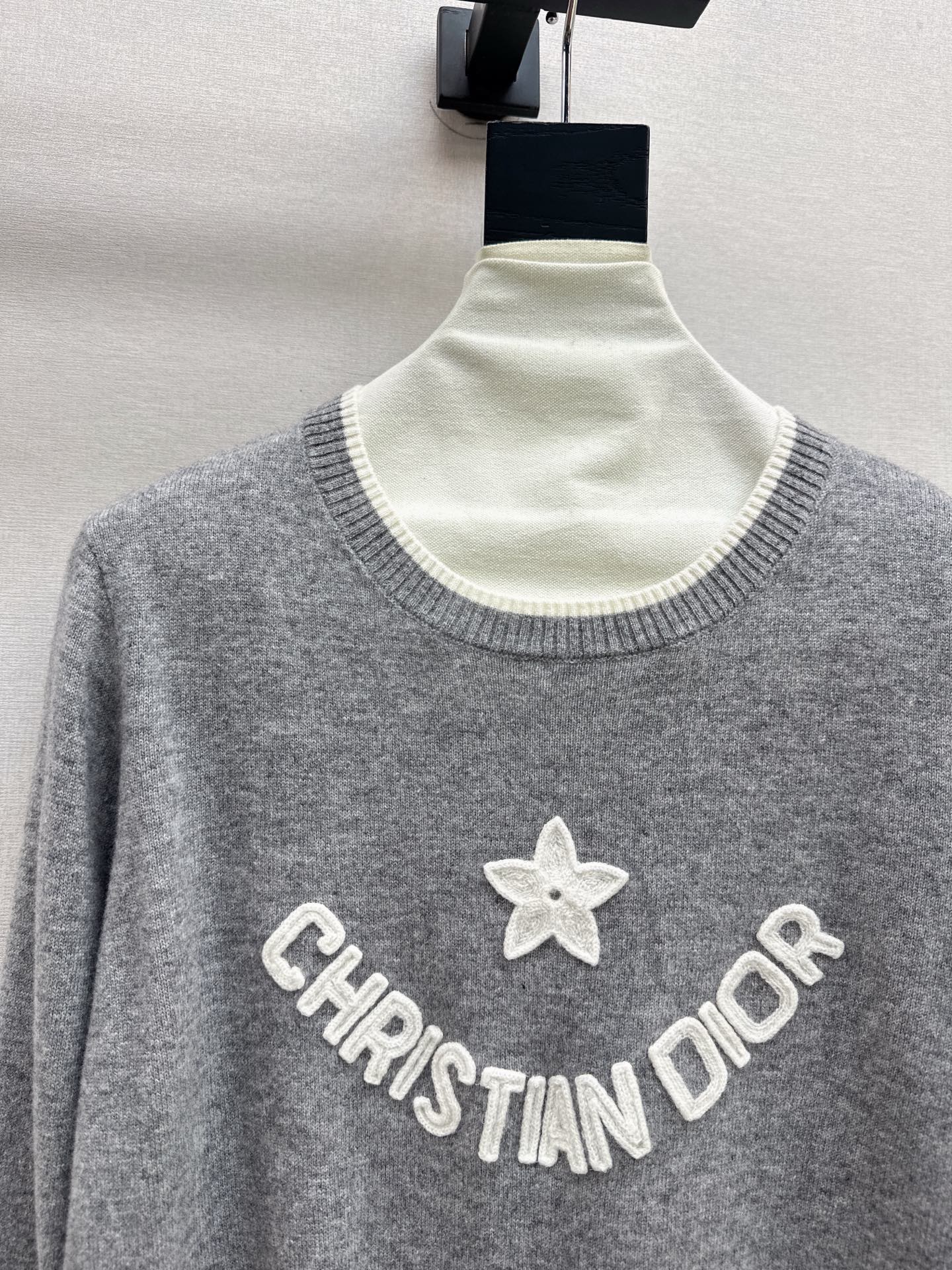 CD 25fw embroidery sweater
