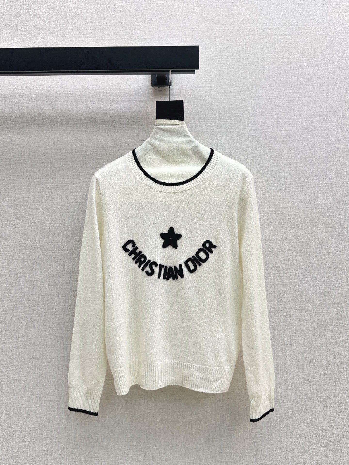 CD 25fw embroidery sweater