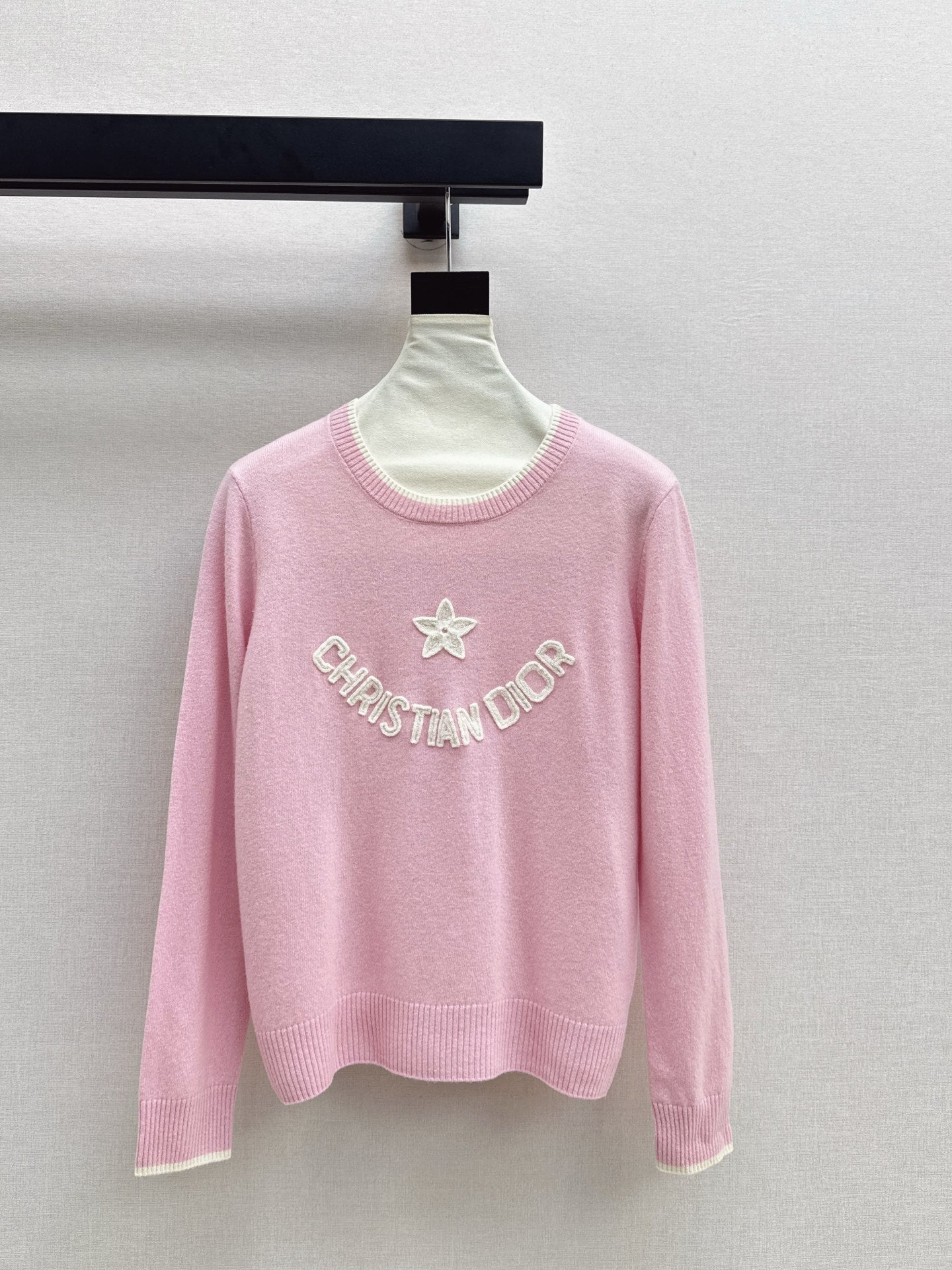 CD 25fw embroidery sweater