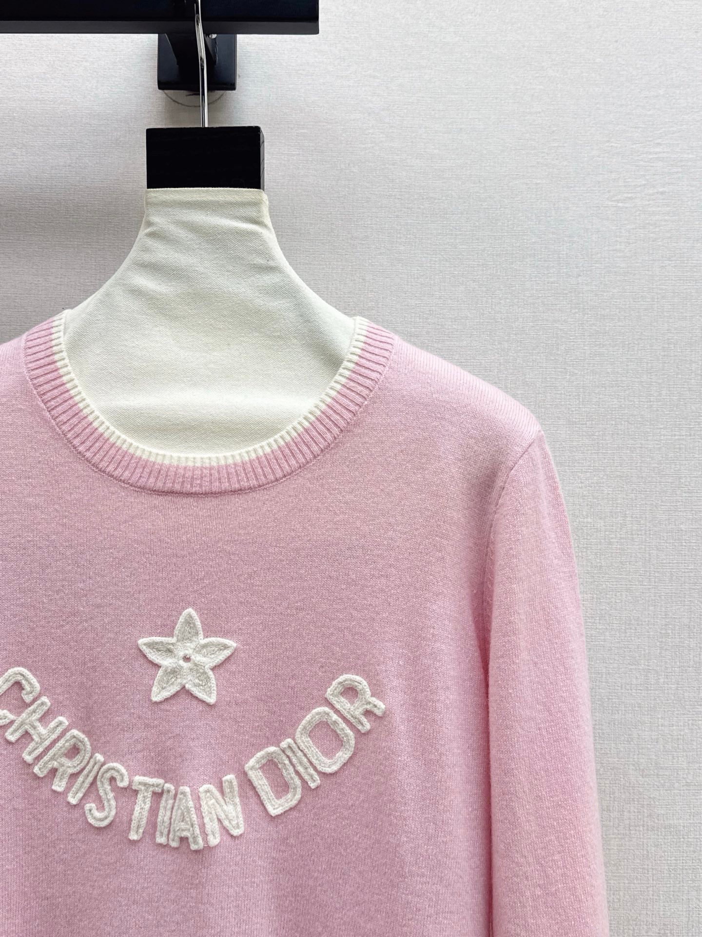 CD 25fw embroidery sweater