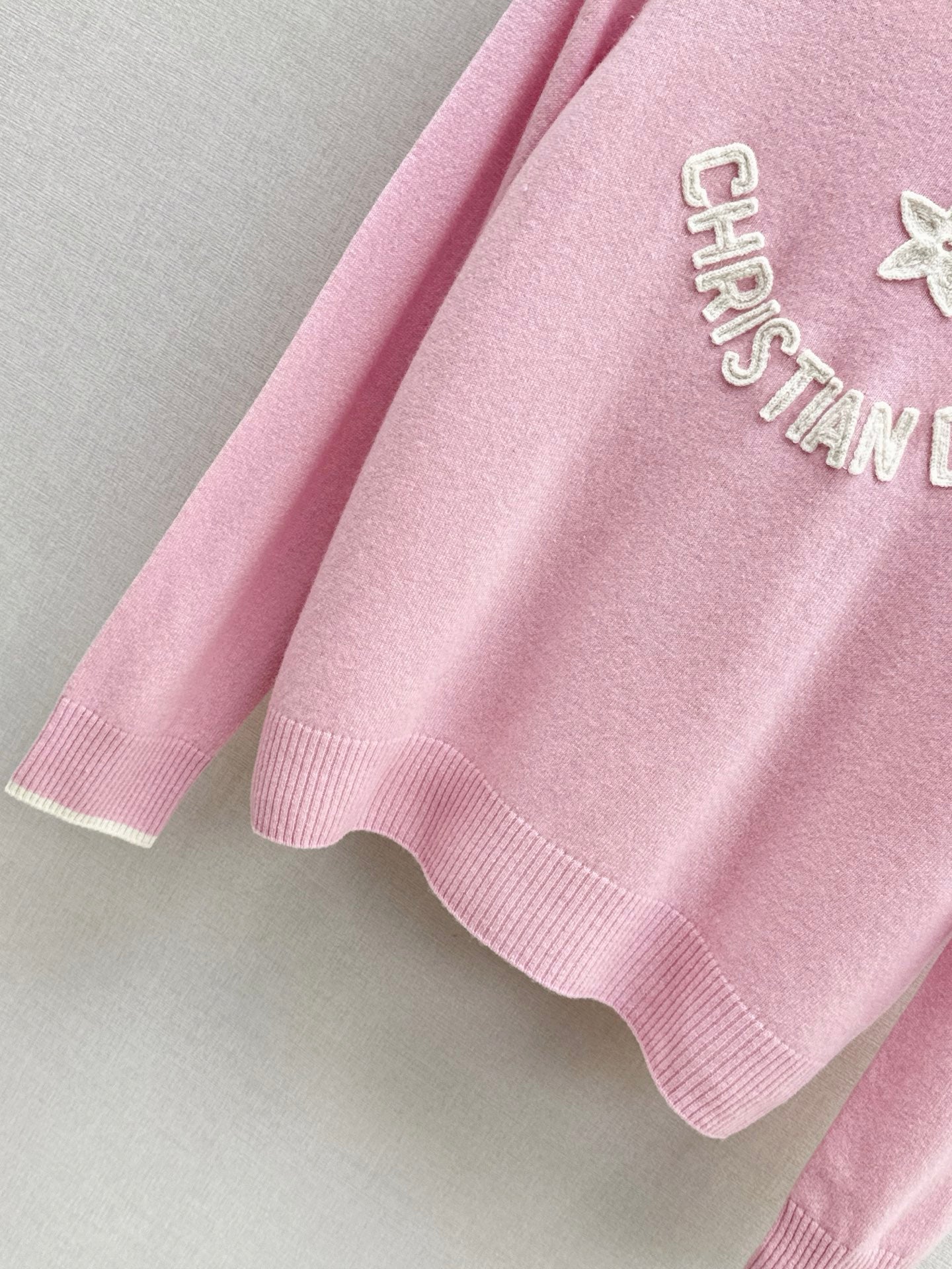 CD 25fw embroidery sweater