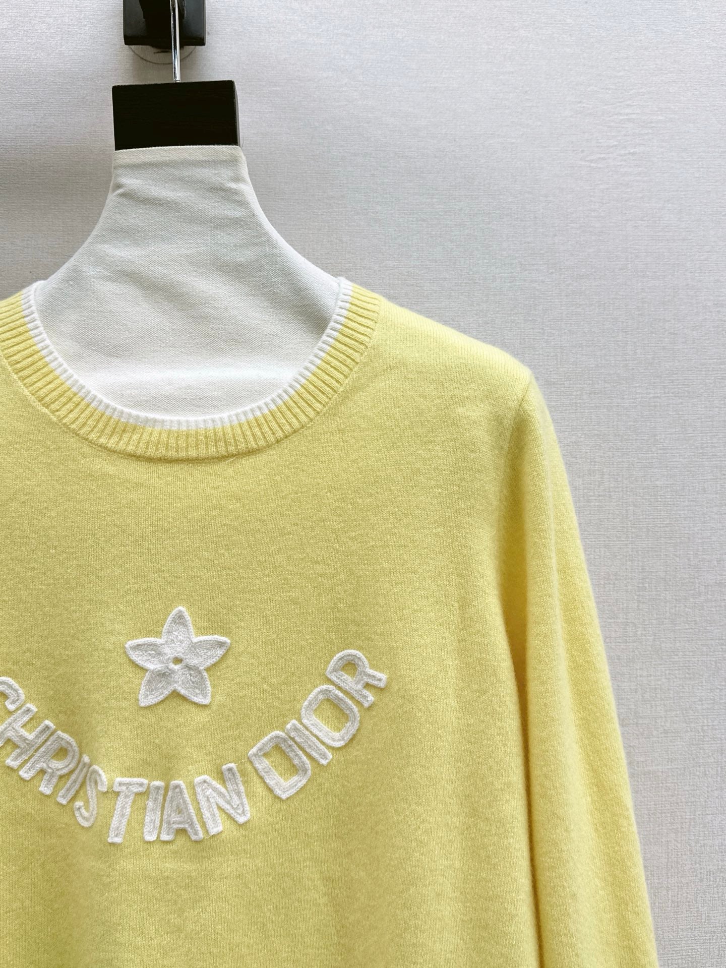 CD 25fw embroidery sweater