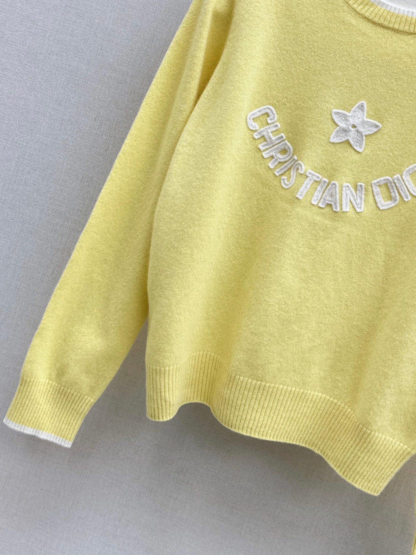 CD 25fw embroidery sweater