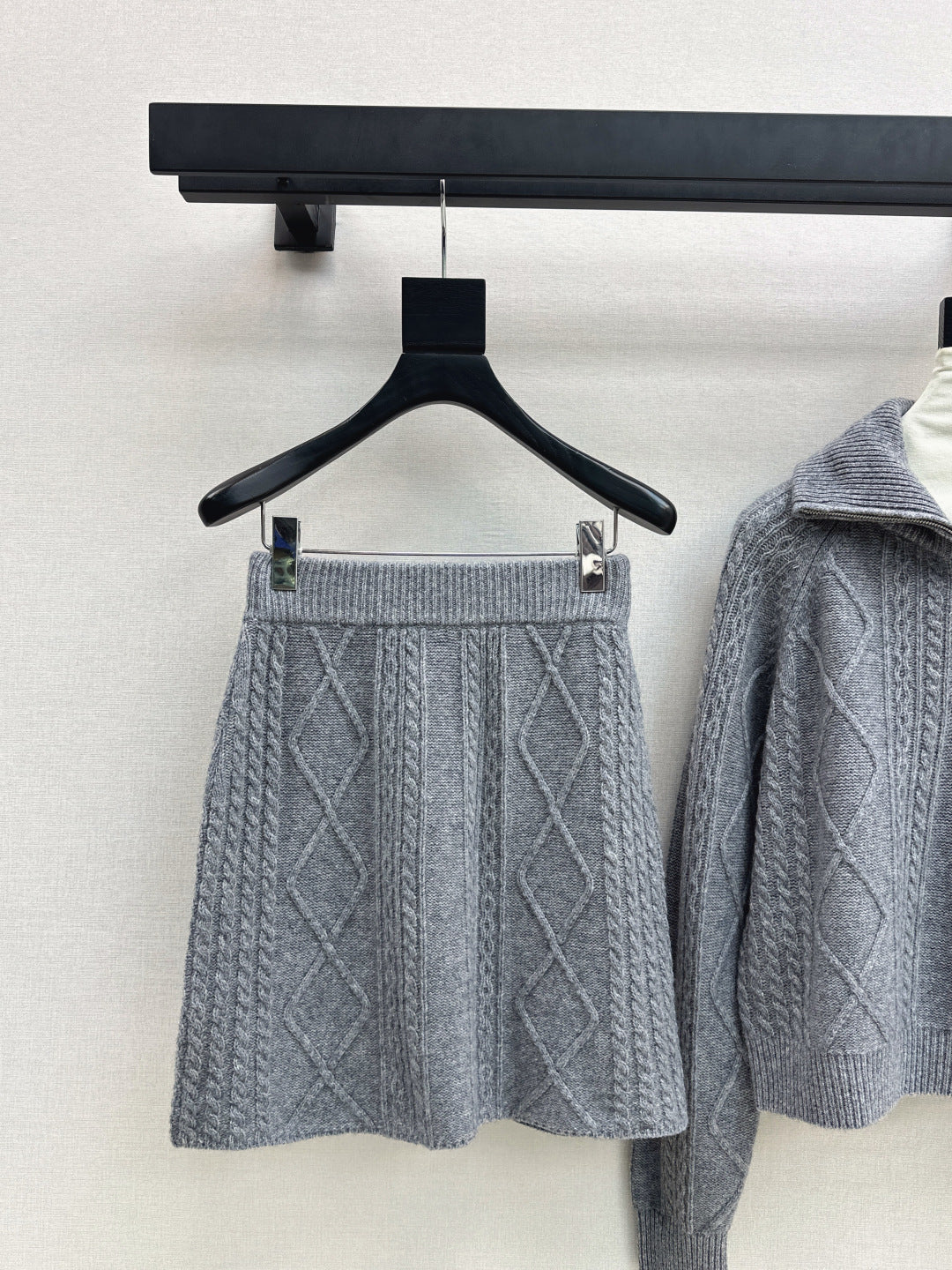 Loro 25fw knit sweater skirt set