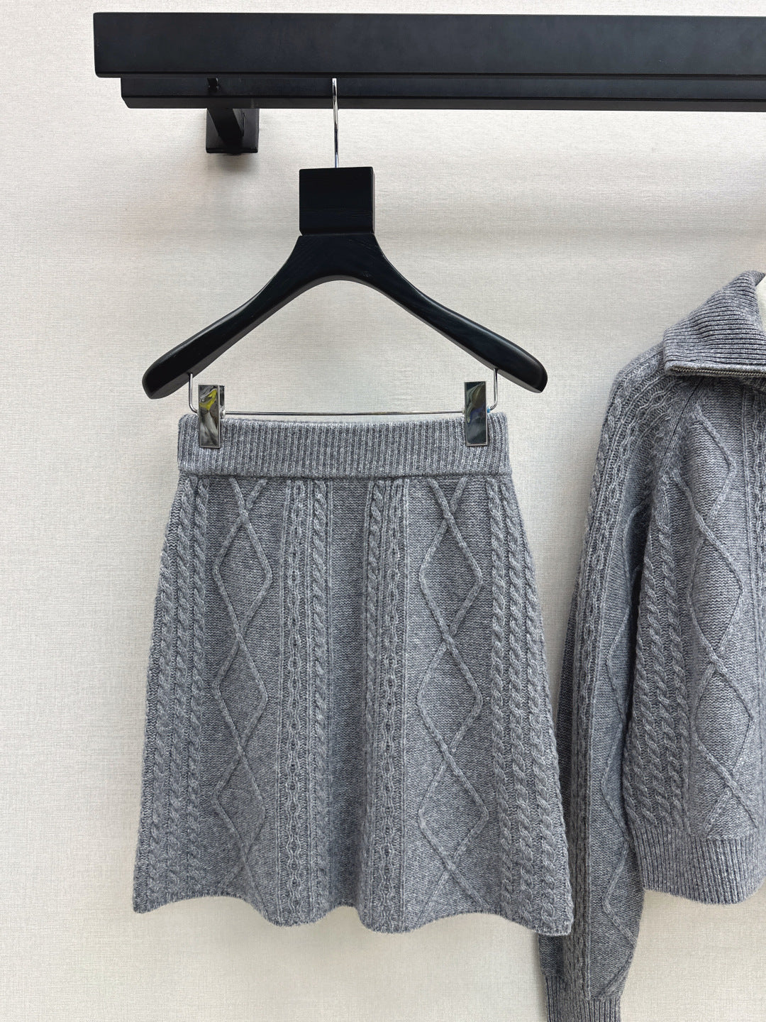 Loro 25fw knit sweater skirt set