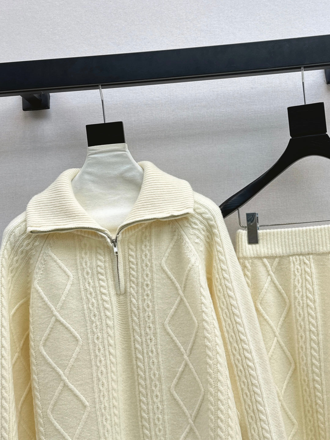 Loro 25fw knit sweater skirt set