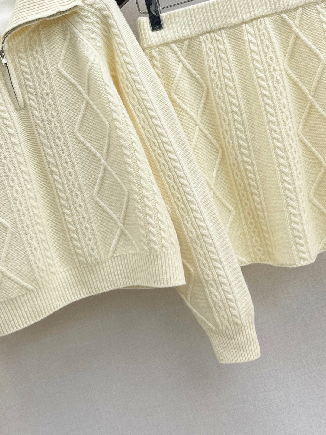 Loro 25fw knit sweater skirt set