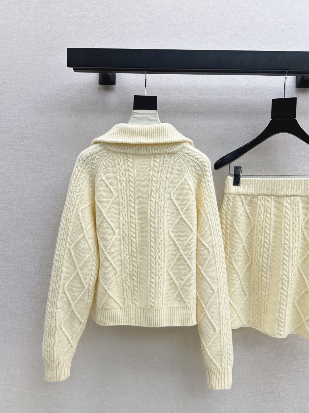 Loro 25fw knit sweater skirt set