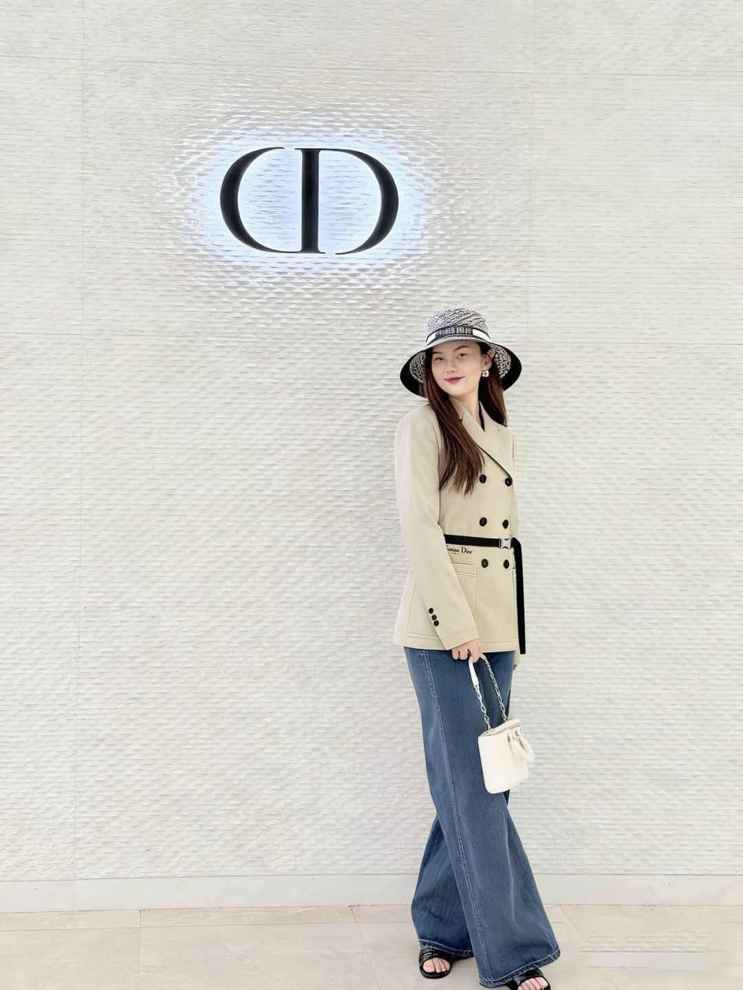 CD 25fw trench coats