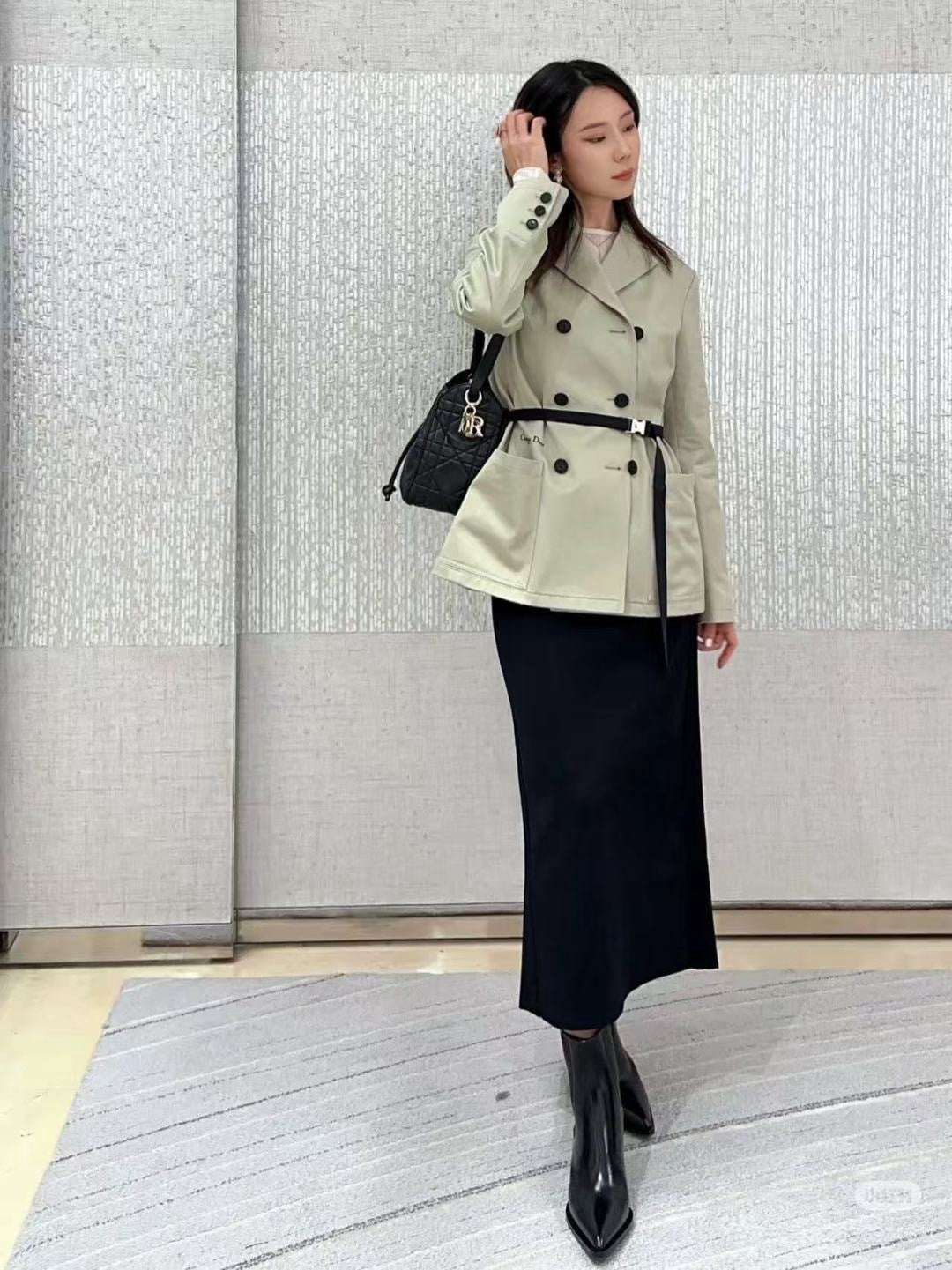 CD 25fw trench coats