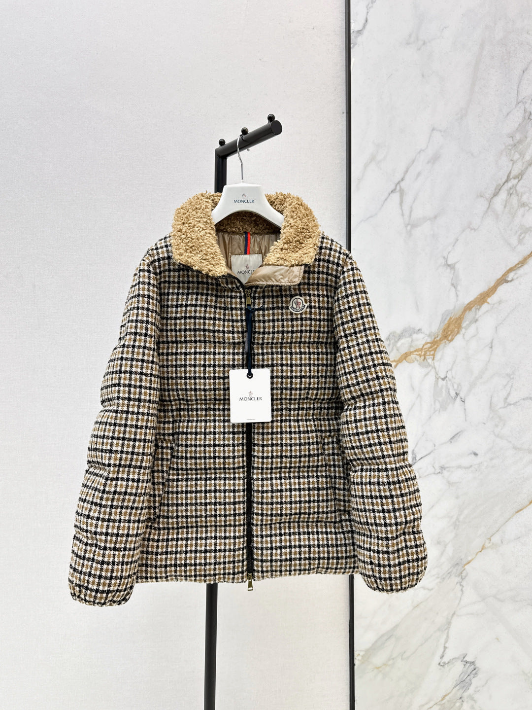 Monc 25fw houndstooth down jacket
