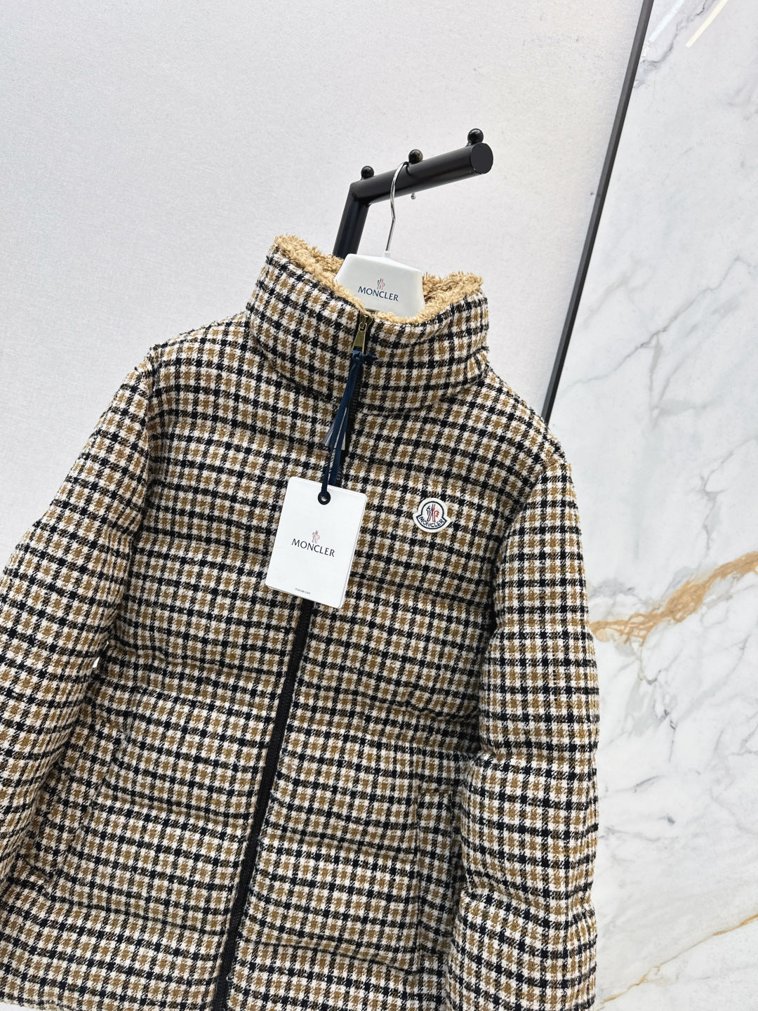 Monc 25fw houndstooth down jacket