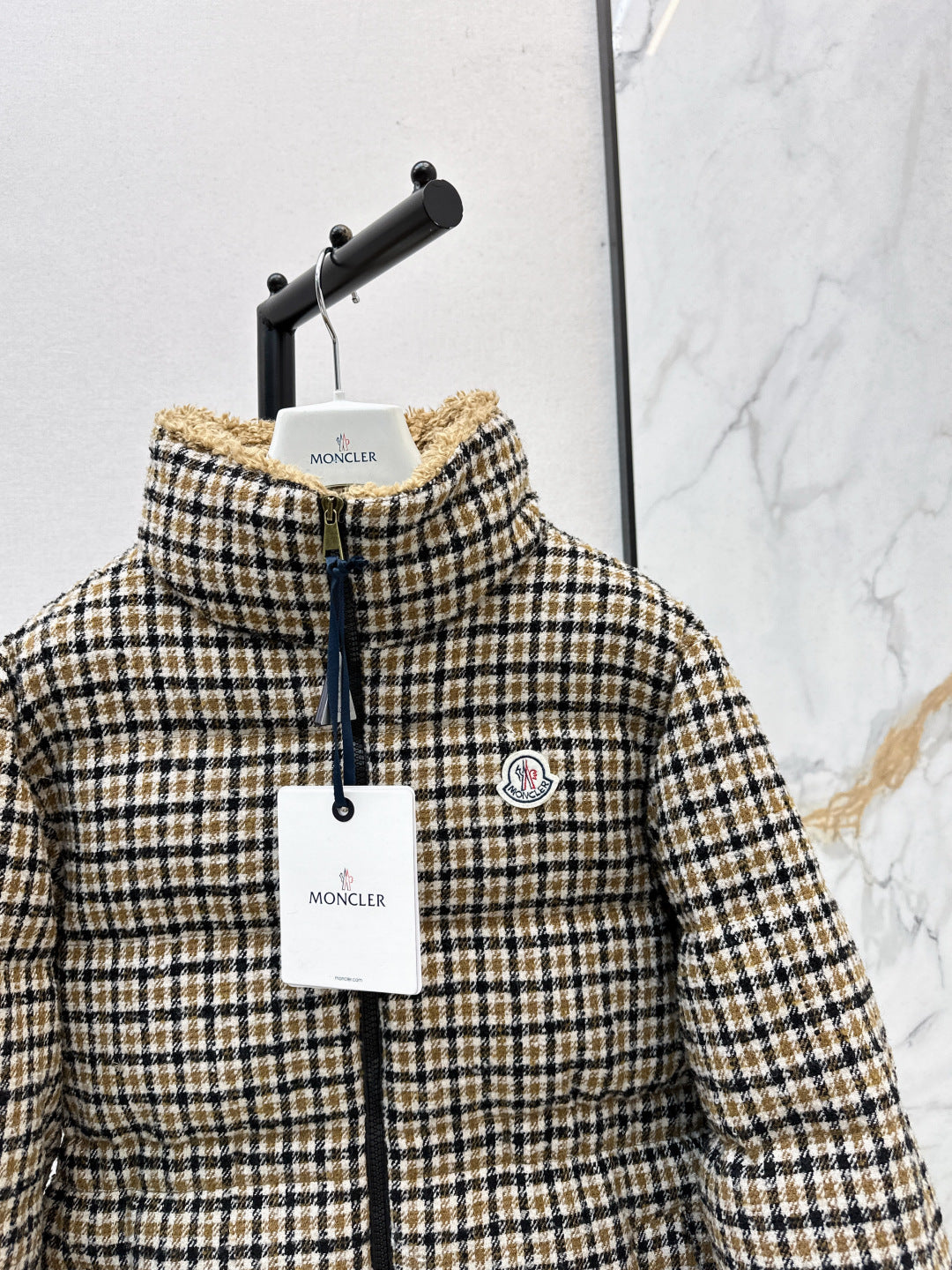 Monc 25fw houndstooth down jacket