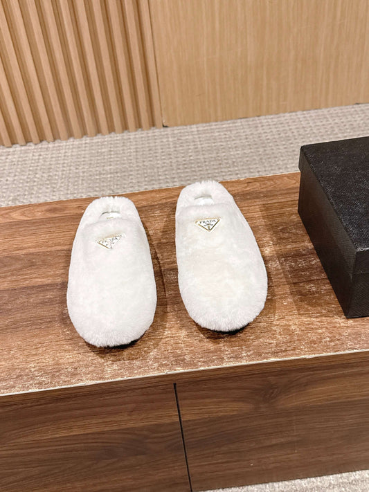 Pra 25fw flufft slippers