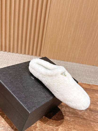 Pra 25fw flufft slippers
