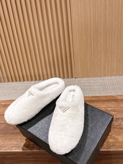 Pra 25fw flufft slippers