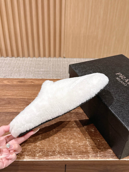 Pra 25fw flufft slippers