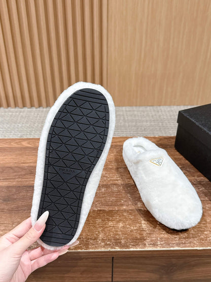 Pra 25fw flufft slippers