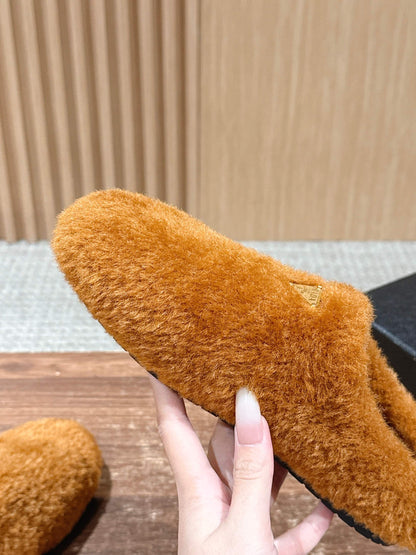 Pra 25fw flufft slippers