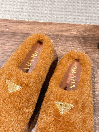 Pra 25fw flufft slippers