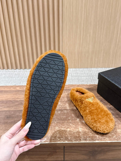 Pra 25fw flufft slippers