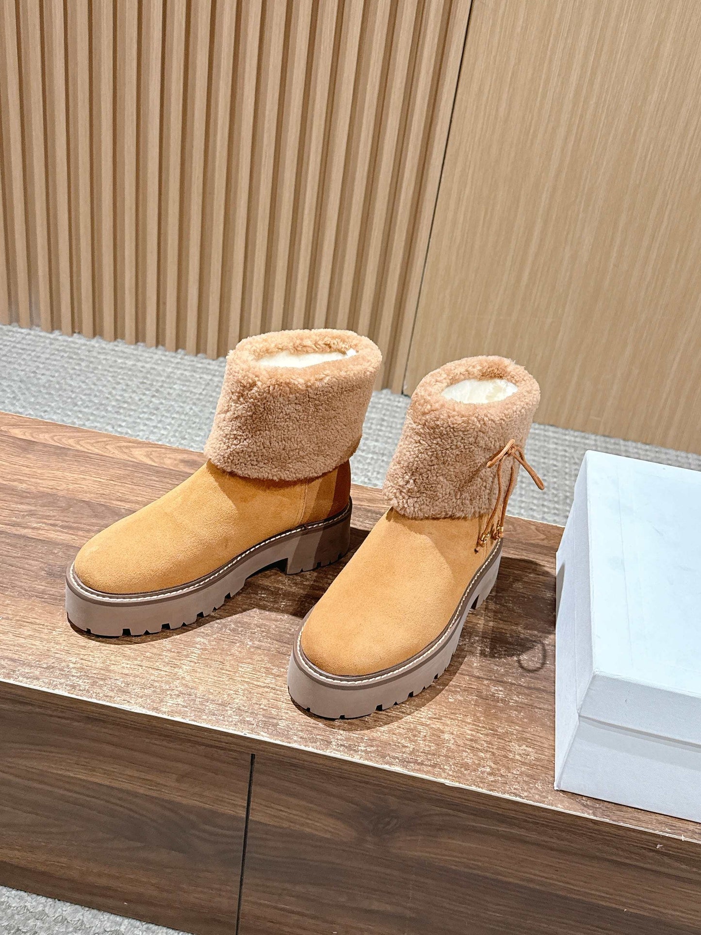 Celi 25fw snow boots