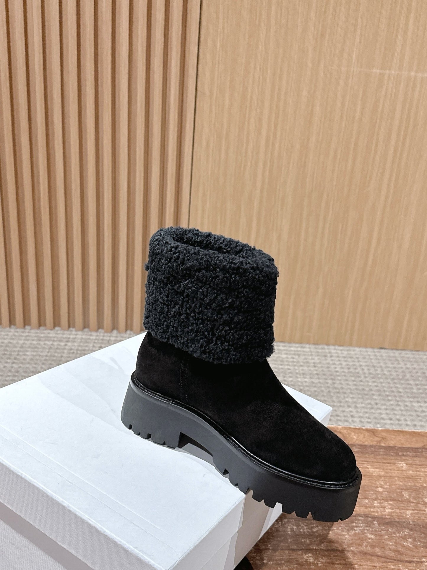 Celi 25fw snow boots