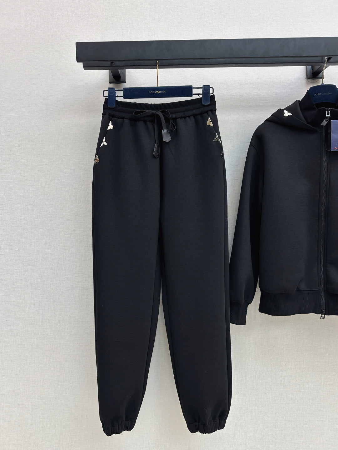 Loui 25fw tracksuit set