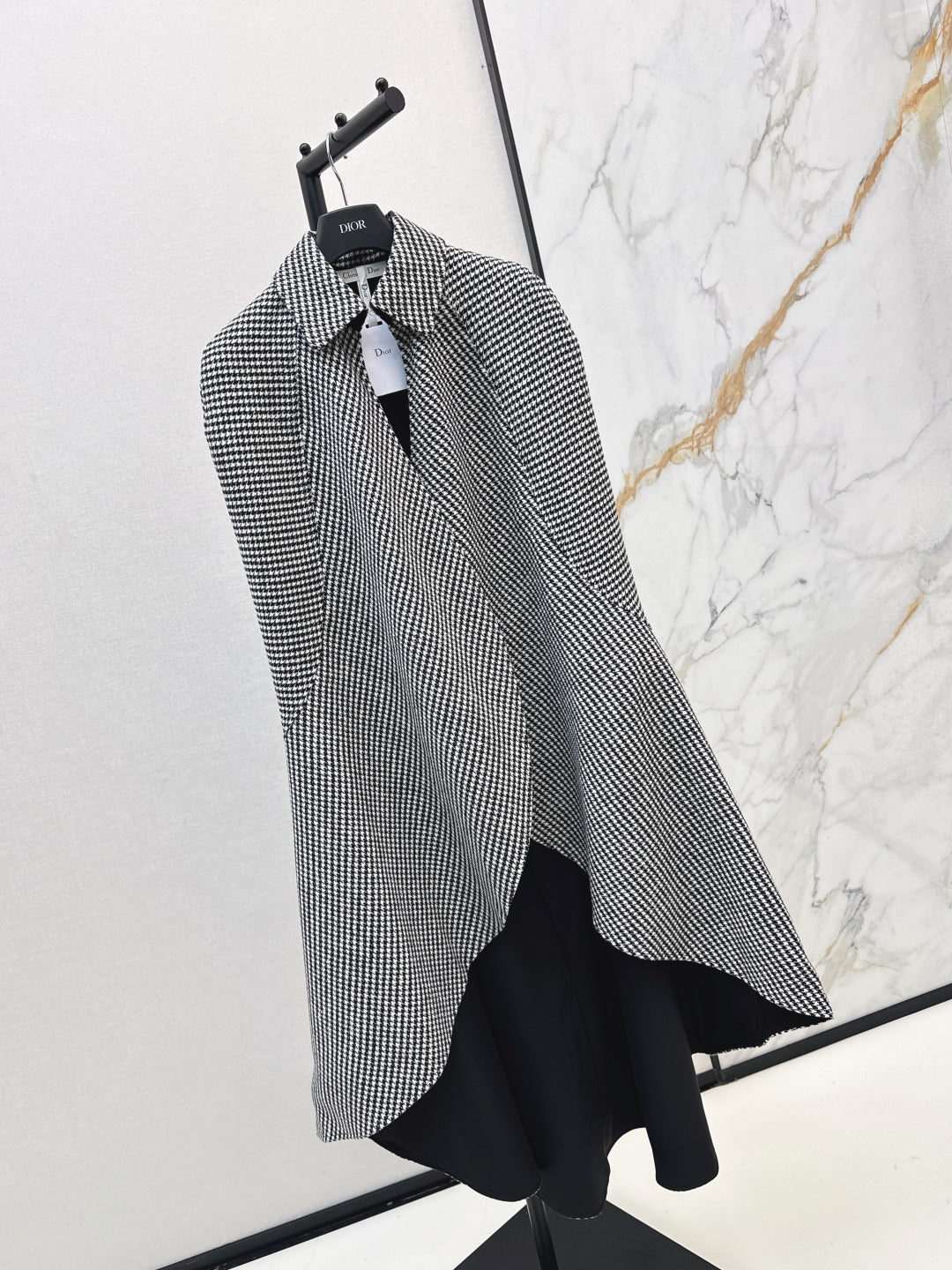 CD 25fw houndstooth cape