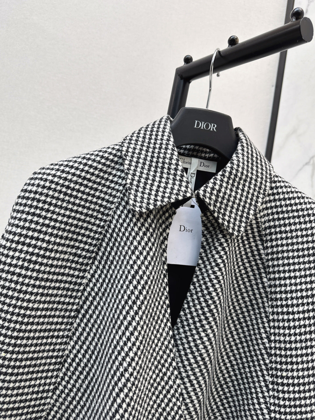 CD 25fw houndstooth cape