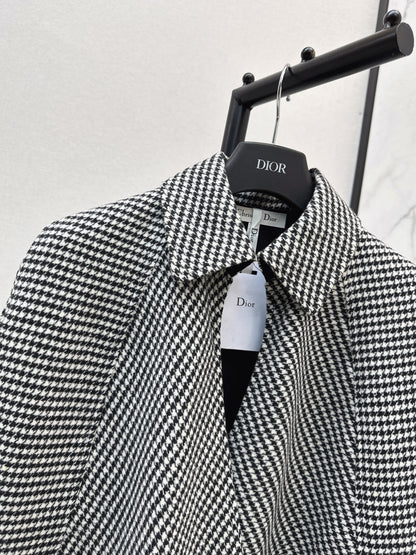 CD 25fw houndstooth cape