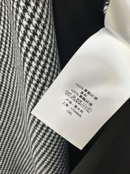 CD 25fw houndstooth cape