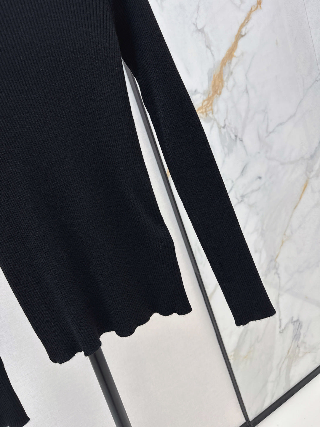 Loui 25fw base layer